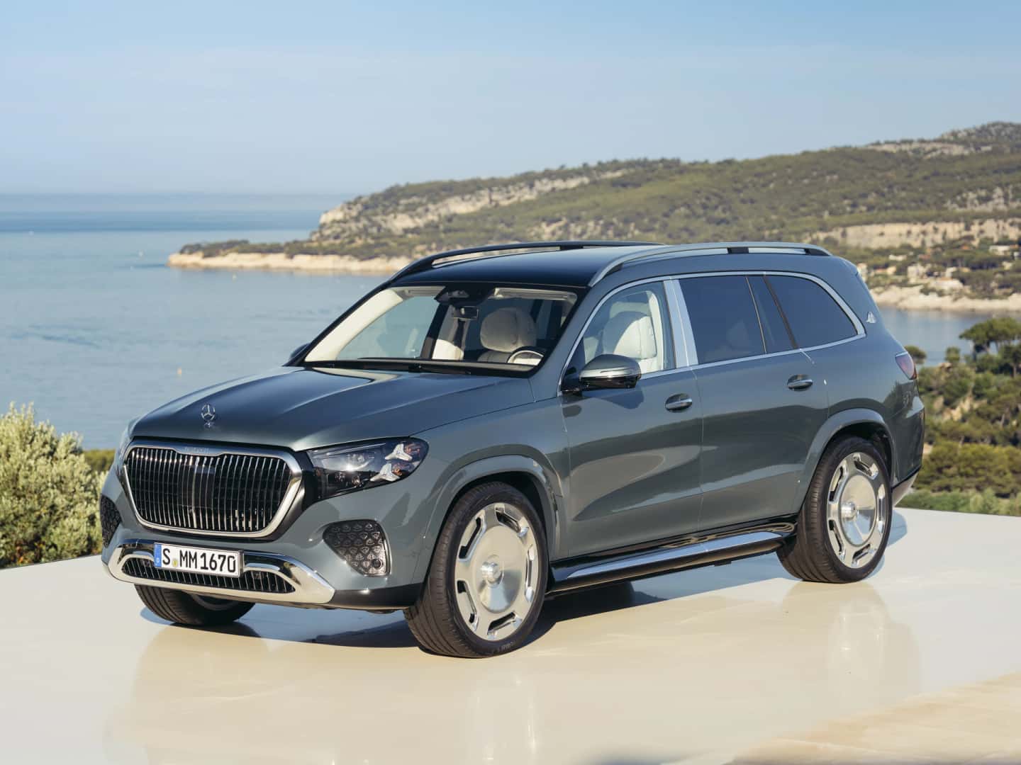 Yeni Mercedes-Maybach GLS Tanıtıldı: 605 Beygirlik V8 Motor ve İlk Defa Aydınlatmalı Amblem