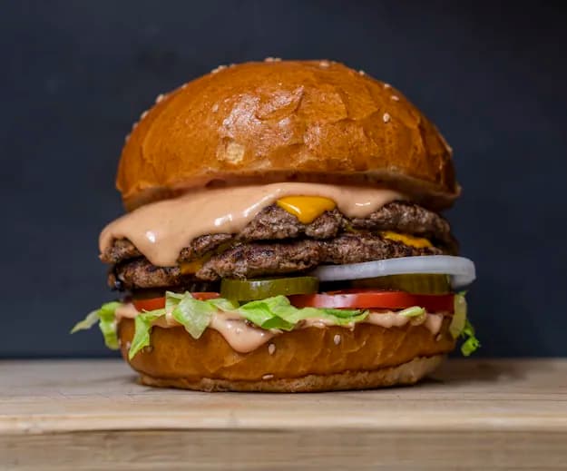 Burger ve patates kızartması