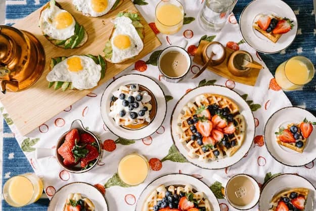 Saat 11:00 – Brunch zamanı!