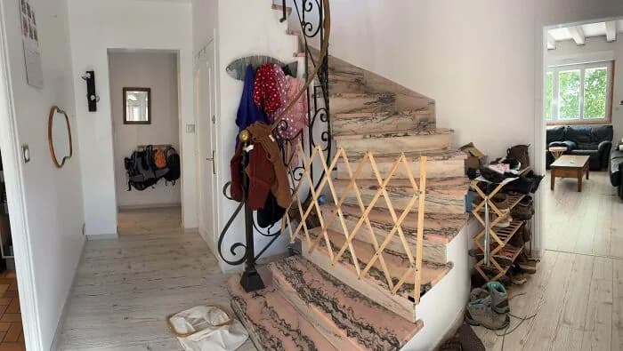 Pembe mermer merdiven yaptırmışlar