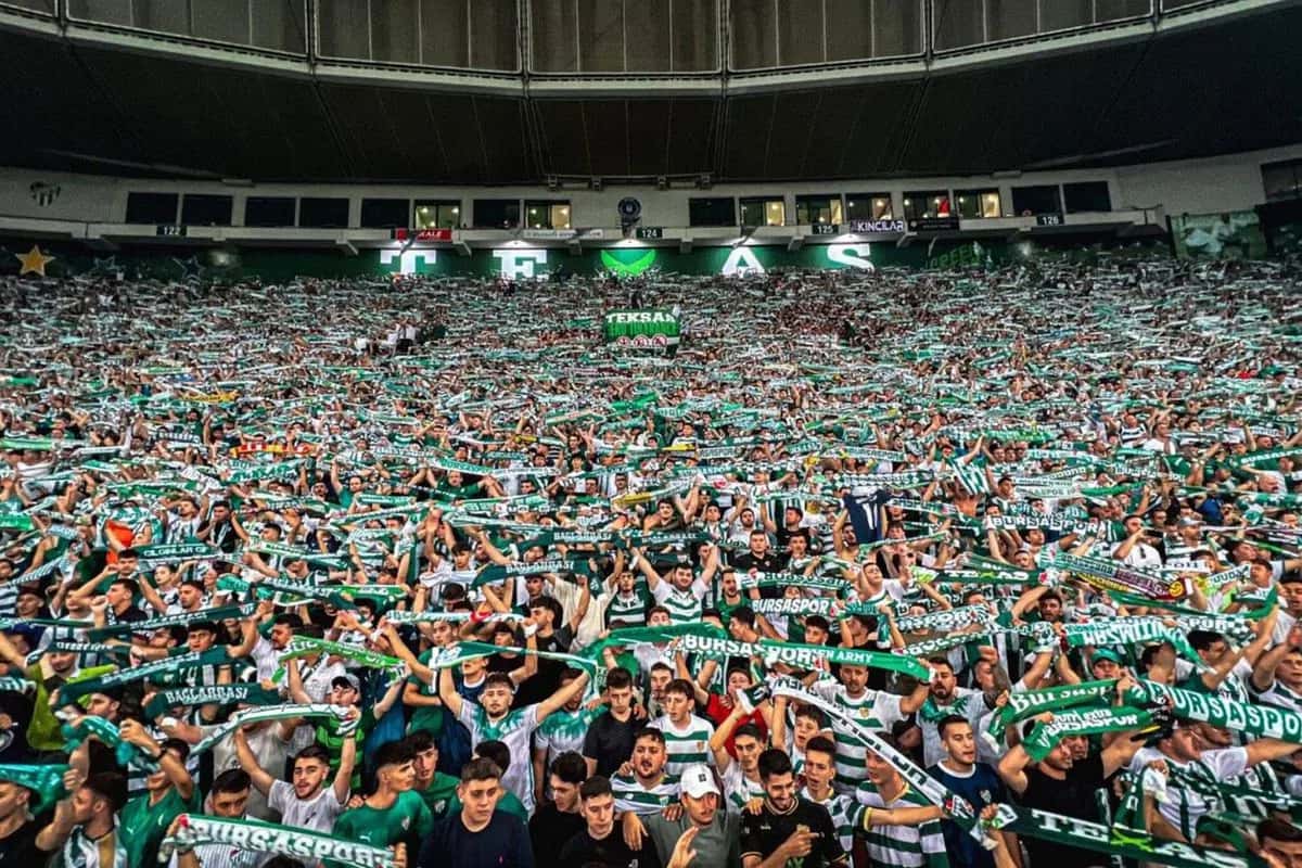 Bursaspor Taraftarları 9 Maçı Tek Başına Geride Bıraktı