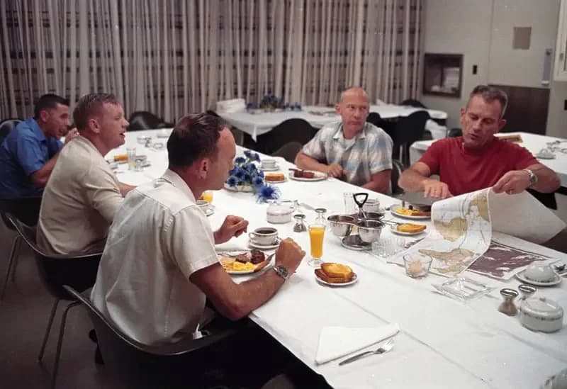 Apollo 11 Astronotlarının Ay Yolculuğu Öncesindeki Son Kahvaltısı