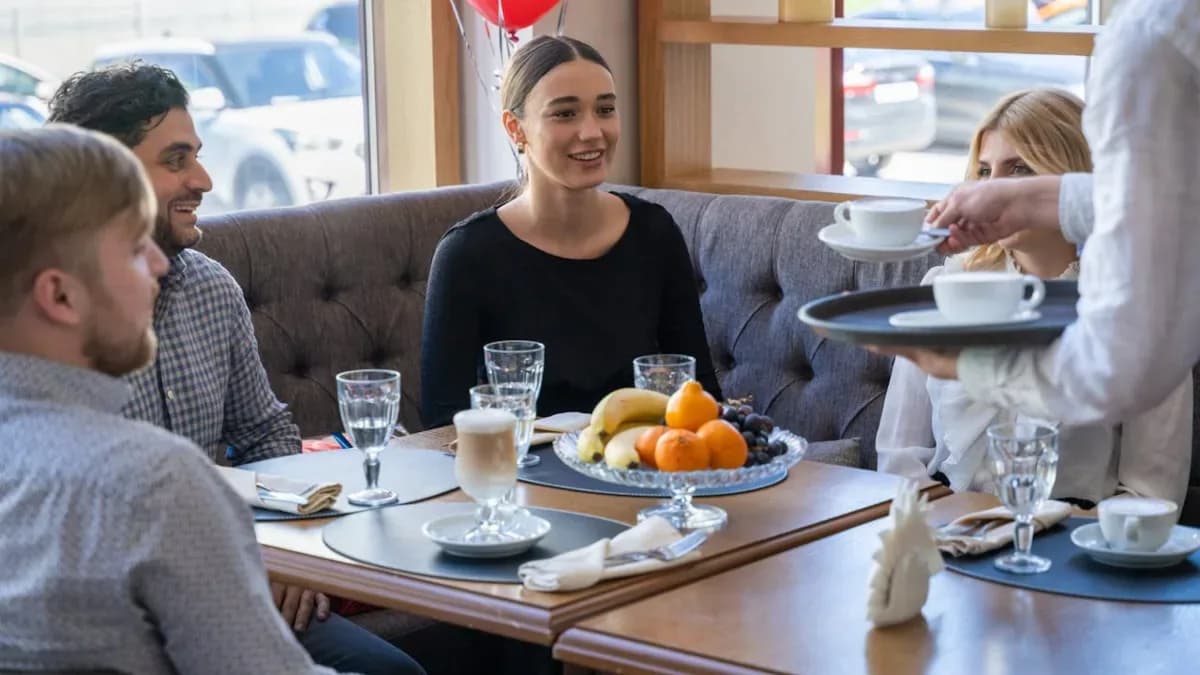 Kalabalıkta Aniden İlgi Odağı Olmak