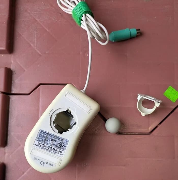 Mouse'un İçindeki Topu Çıkarıp Temizlemek