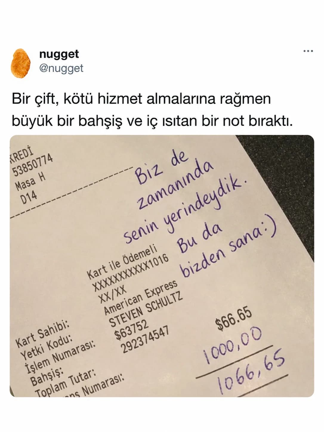 Restoranda Kötü Hizmet Almalarına Rağmen Garsona 100 Dolar Bahşiş ve Anlayış Dolu Bir Not Bıraktılar