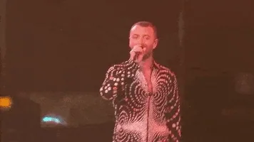 Sam Smith Hayranlarla Buluşamayacak Kadar Hastaydı Ama Aynı Gece Karaoke'ye Gitti