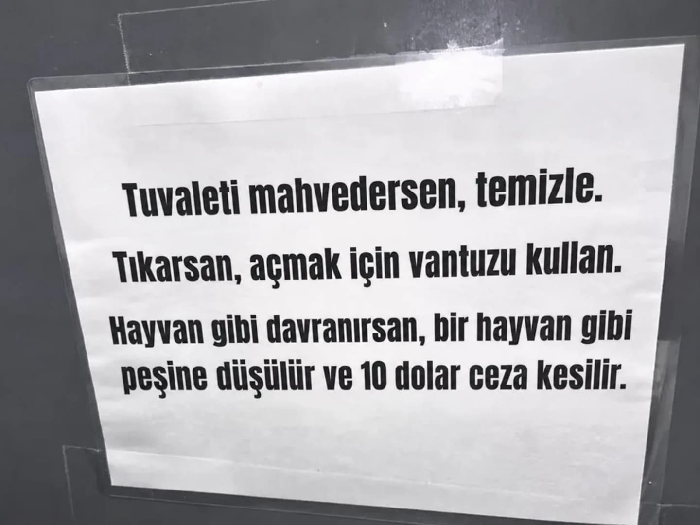 Spor Salonu Tuvaletinden Sert Uyarı