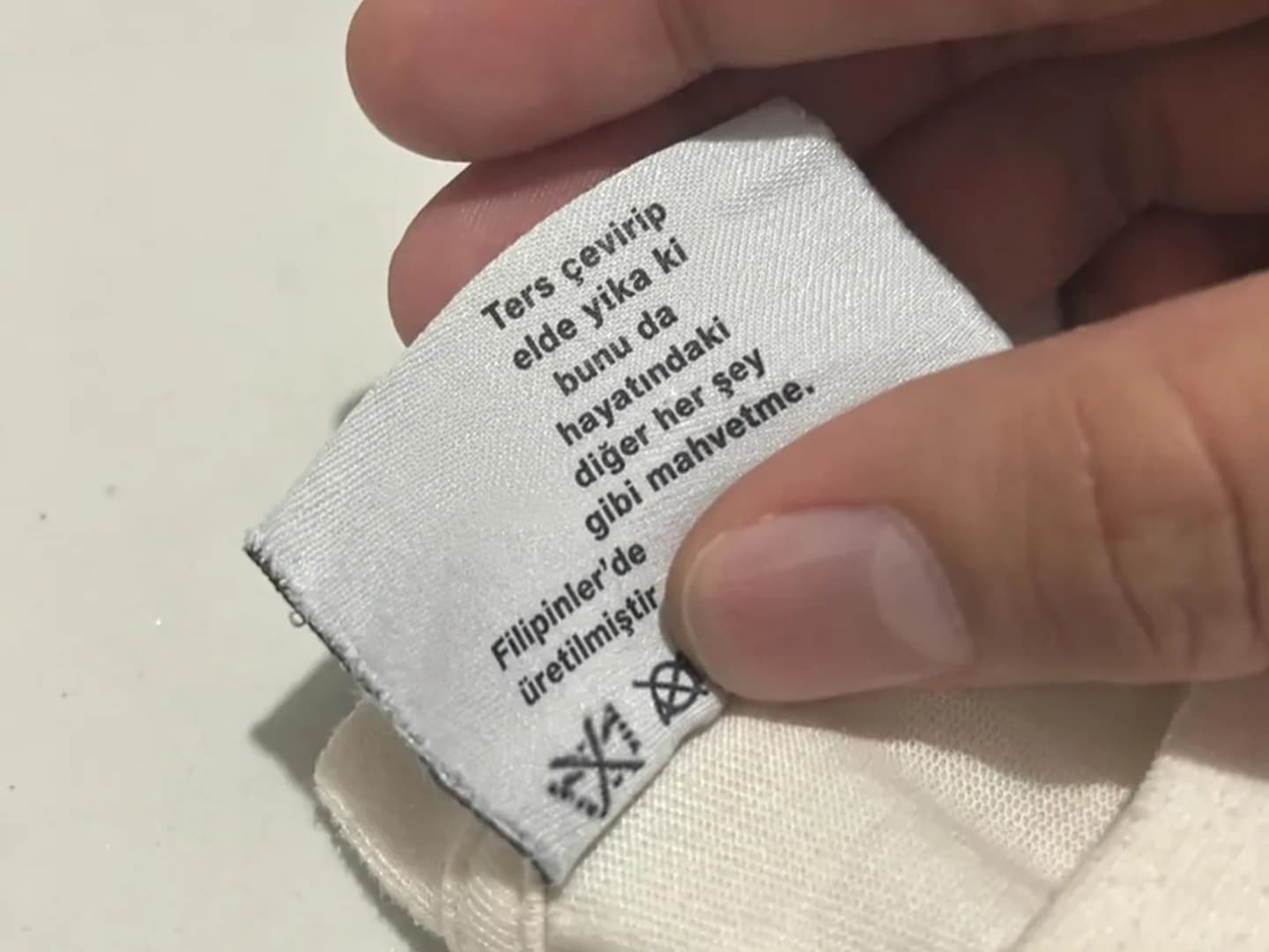 Tişört Etiketindeki Annenize Tavsiyesi