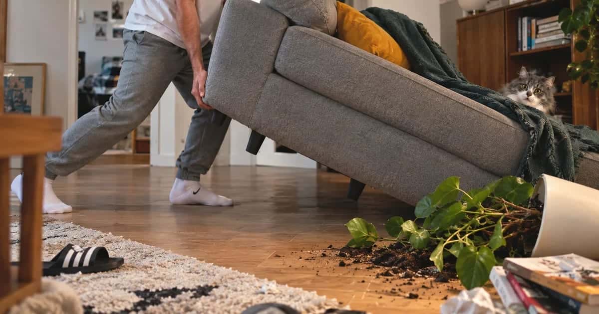 Bu Airbnb'de Ev Sahibinin Her Köşeye Astığı 11 Kuralı Görünce Çıldırmamak Elde Değil!